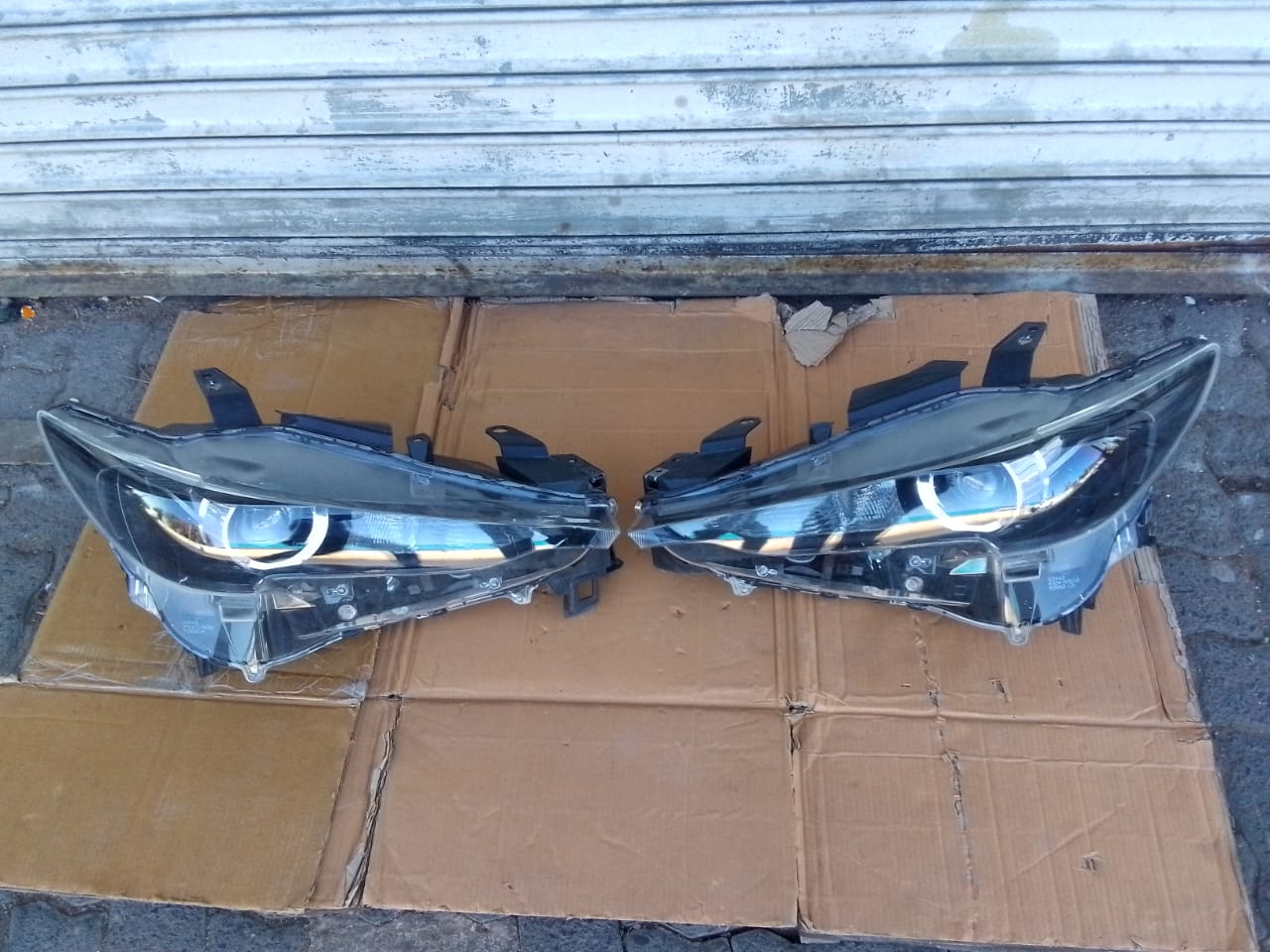 MAZDA CX5 LHS AND RHS HEADLIGHT FOR SALE - Private Seller MAZDA CX5 LHS AND RHS HEADLIGHT FOR SALE - Private Seller