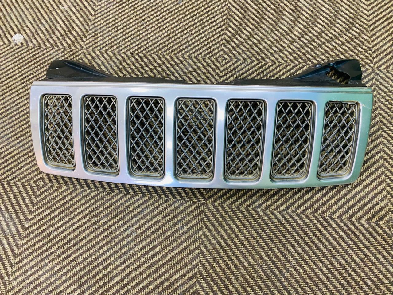 Jeep grand Cherokee front grill for sale in good condition - Private Seller Jeep grand Cherokee front grill for sale in good condition - Private Seller
