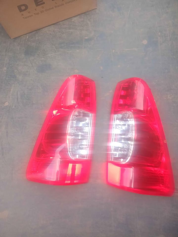 Used 2005 to 2013 Isuzu KB taillight for sale for sale in Gauteng