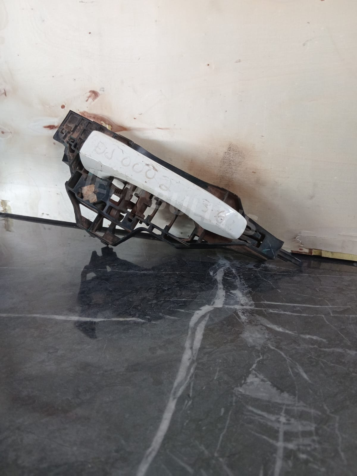 Used Exterior Parts | Dodge Journey 3.6 Door Handle - Private Seller Used Exterior Parts | Dodge Journey 3.6 Door Handle - Private Seller