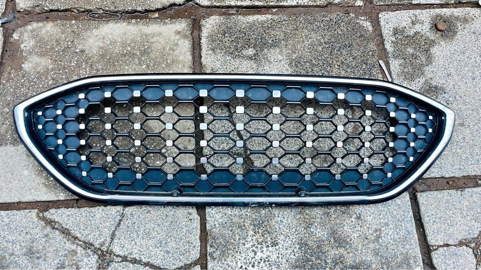 Ford Puma ST-Line grille - Private Seller Ford Puma ST-Line grille - Private Seller