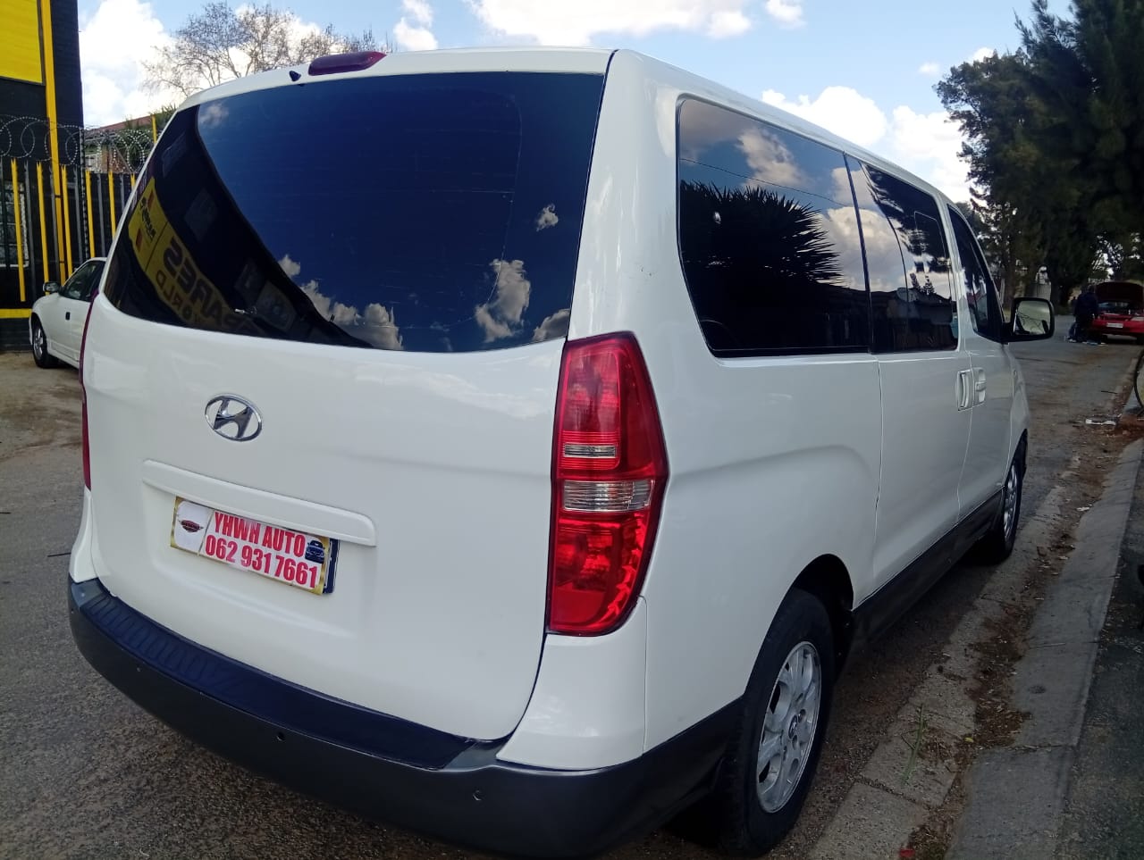 Used 2011 Hyundai H-1 H-1 2.4 wagon GLS - Private Seller Used 2011 Hyundai H-1 H-1 2.4 wagon GLS - Private Seller