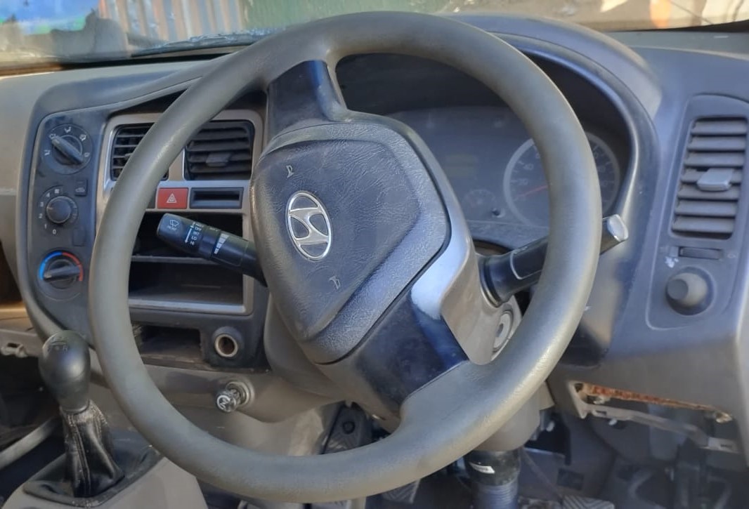 2009 HYUNDAI H100 2.6 DIESEL MANUAL STRIPPING FOR SPARES