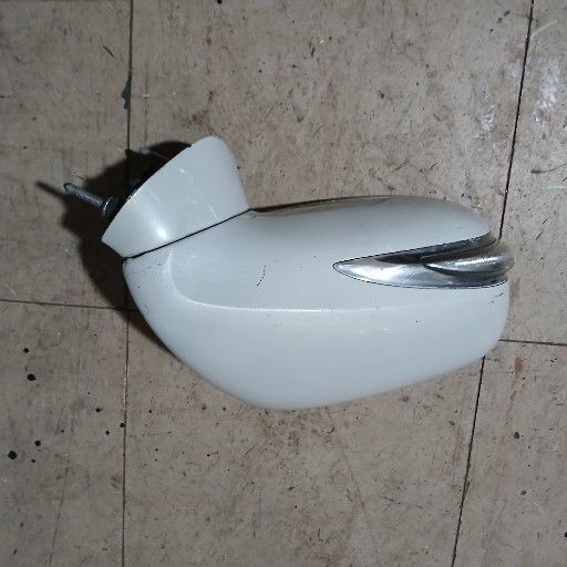 Lexus xe20 side mirror - Private Seller Lexus xe20 side mirror - Private Seller