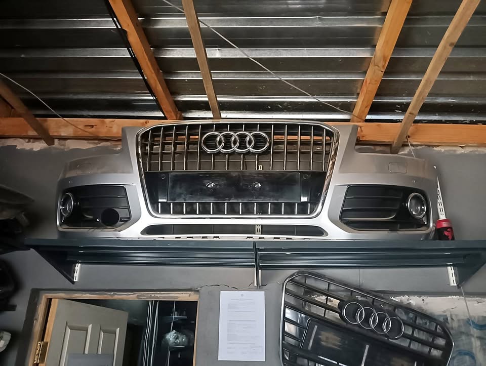 2012 AUDI Q5 FRONT BUMPER FOR SALE - Private Seller 2012 AUDI Q5 FRONT BUMPER FOR SALE - Private Seller