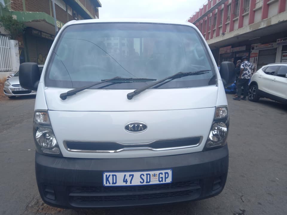2013 KIA K2700 DIESEL, MANUAL TRANSMISSION, WHITE COLOUR, MILEAGE 95000KM