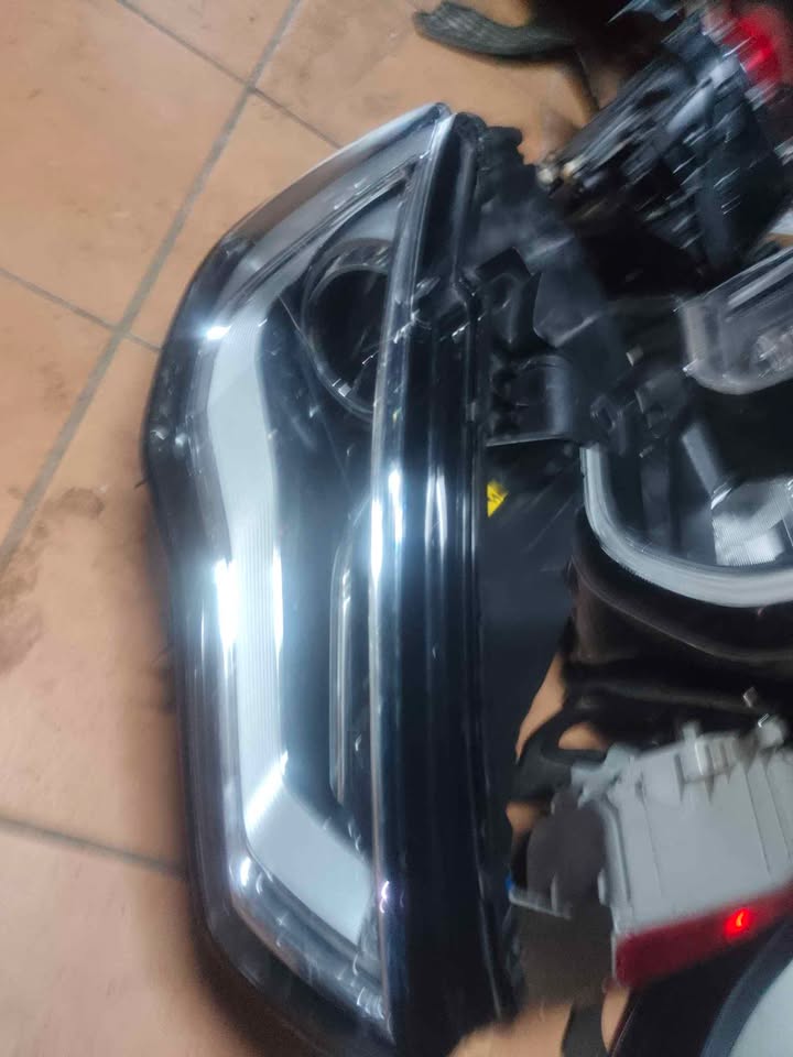 Audi A3 2014 right headlight - Private Seller Audi A3 2014 right headlight - Private Seller