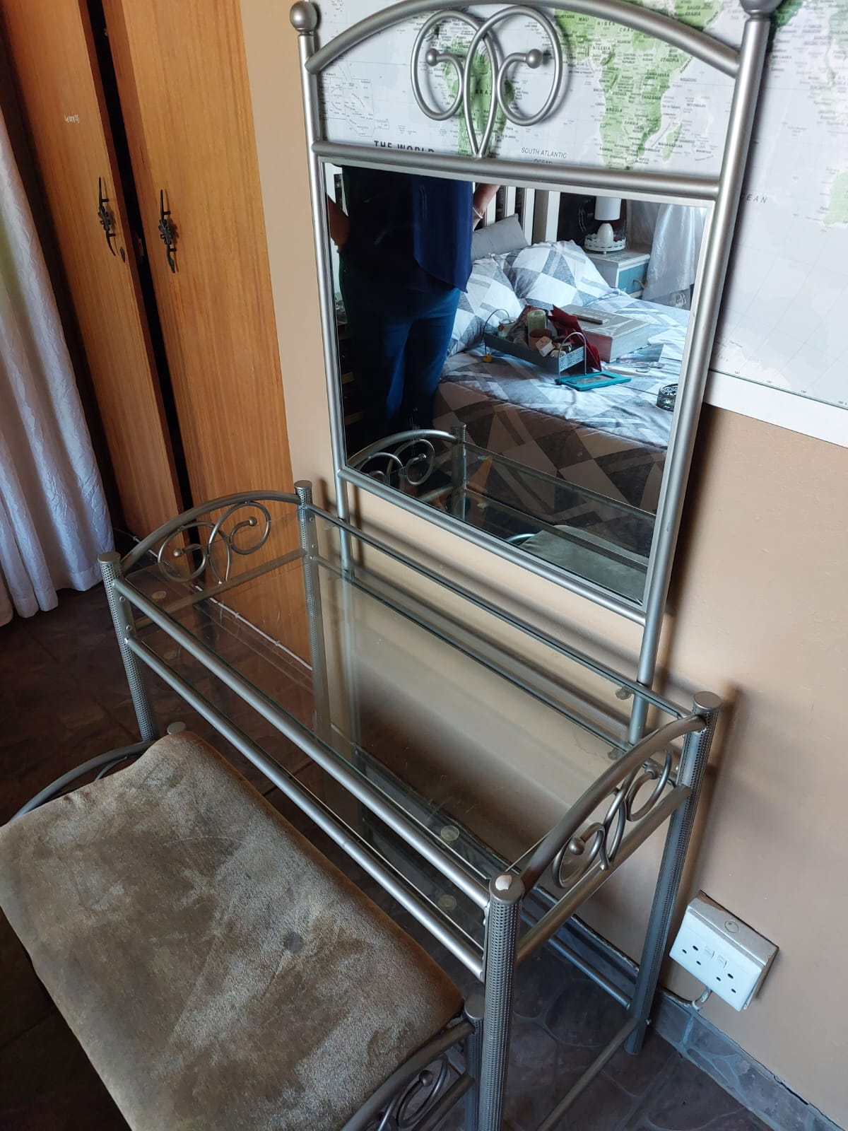 Dressing table