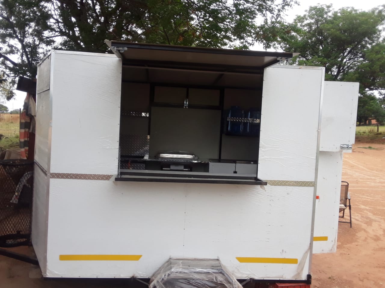 We fabricate mobile kitchens