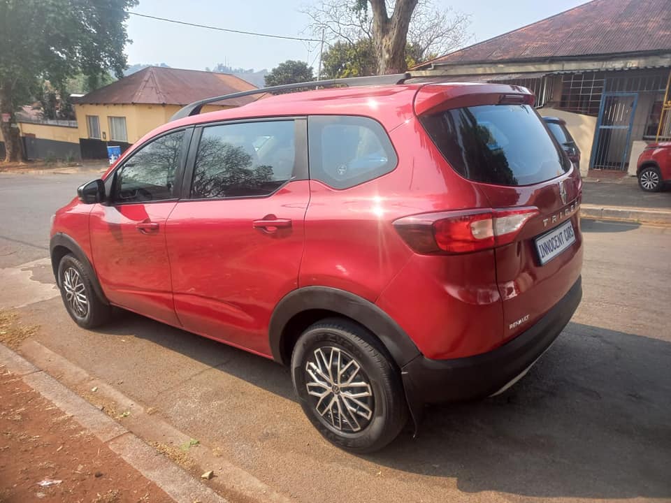 2022 RENAULT TRIBER 1.0 PETROL, MANUAL, MAROON COLOR,  MILEAGE 45000KMS