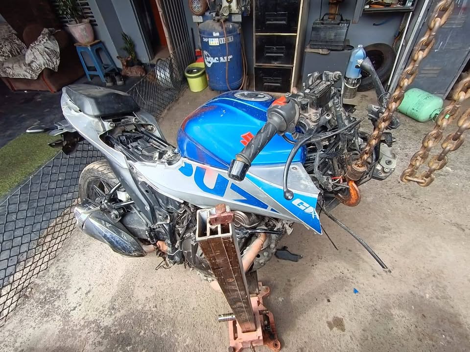 Suzuki 250 spare parts for sale - Private Seller Suzuki 250 spare parts for sale - Private Seller