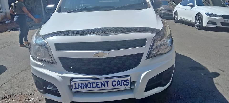 2017 CHERVOLET UTILITY BAKKIE 1.4 PETROL, MANUAL, WHITE COLOUR