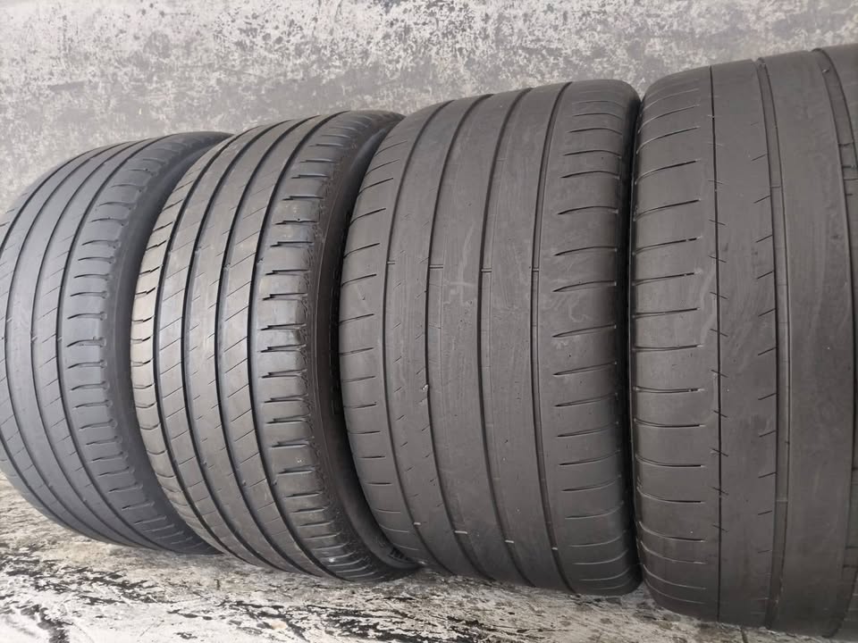 Set of 285/40/20 & 315/35/20 Michelin 4S  normal tyres - Private Seller