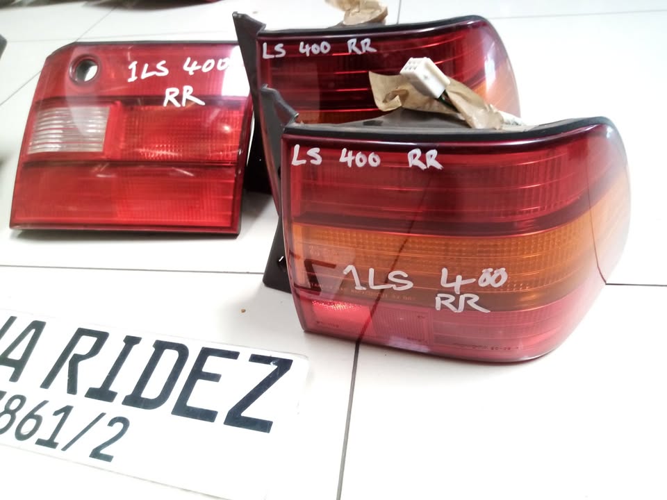 LEXUS TAIL LIGHTS 1 LS 400 - Private Seller