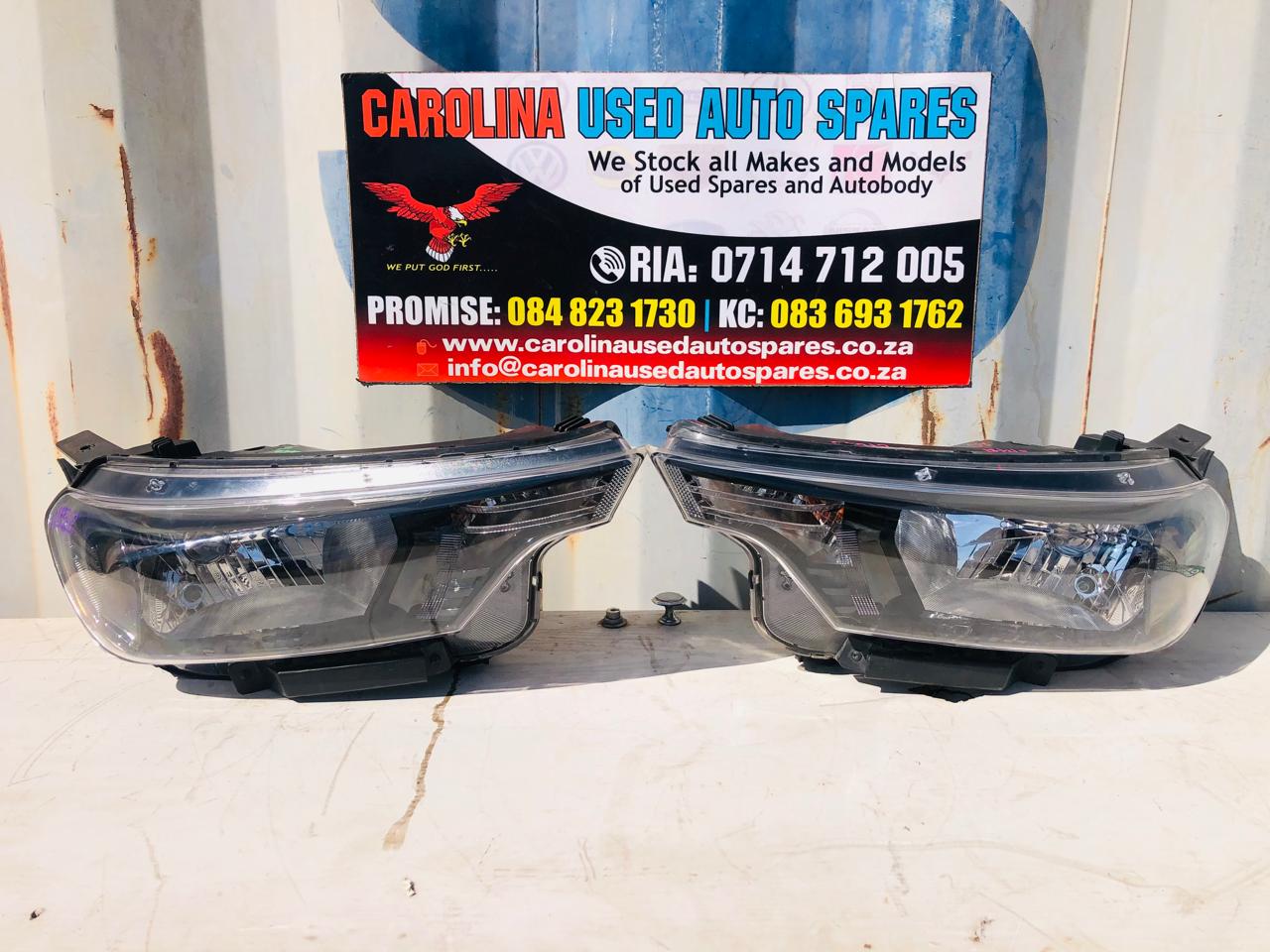 Kia Sonet left and right side headlight (2019) - Private Seller Kia Sonet left and right side headlight (2019) - Private Seller