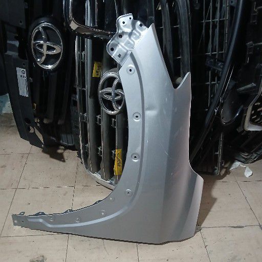 Toyota corolla cross fender - Private Seller Toyota corolla cross fender - Private Seller