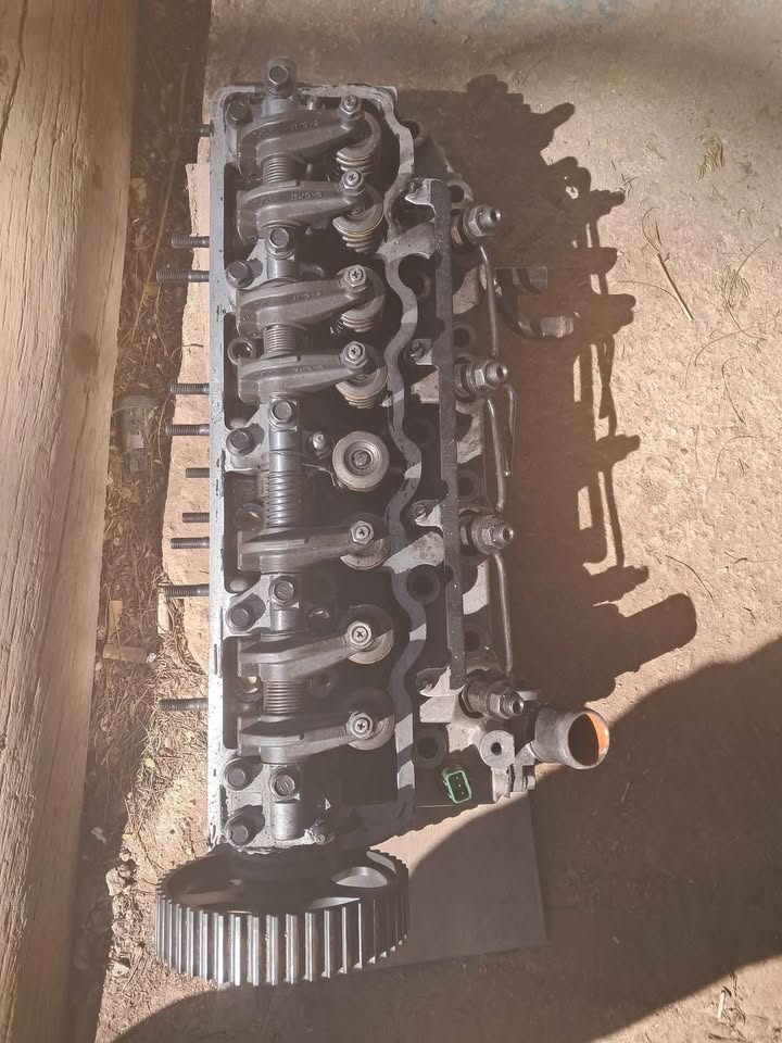 Hyundai h100 complete head and injector pump - Private Seller Hyundai h100 complete head and injector pump - Private Seller