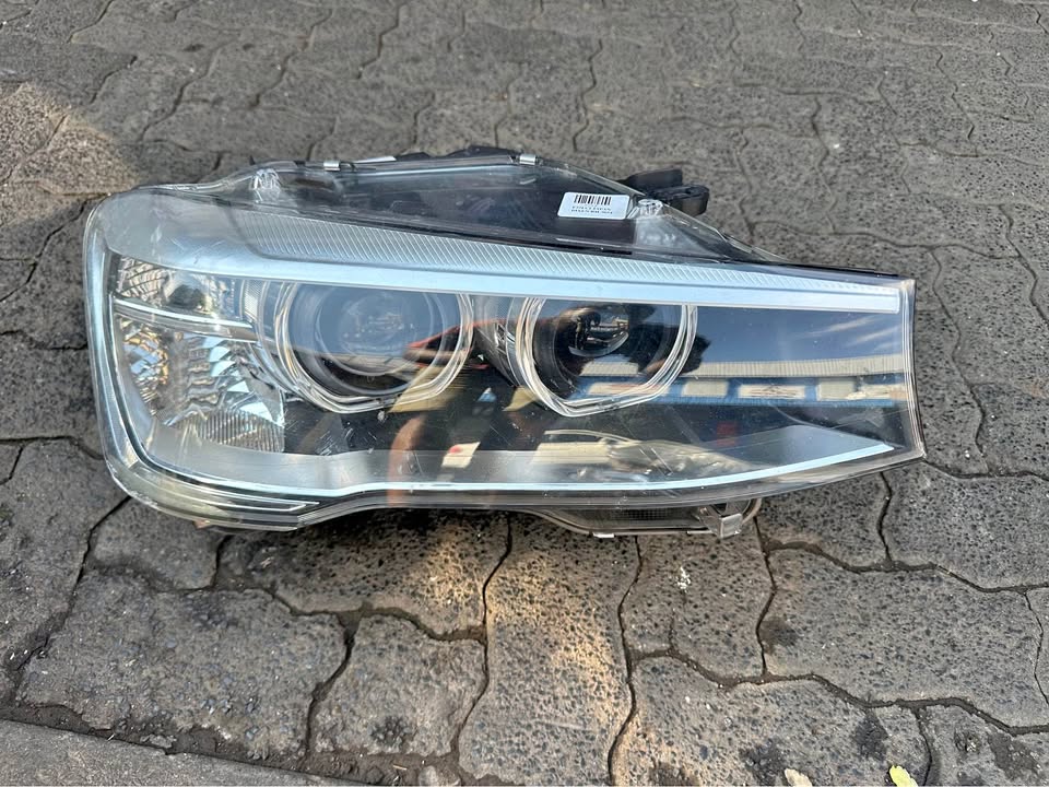 BMW X3 F25 LCI Headlight - Private Seller BMW X3 F25 LCI Headlight - Private Seller