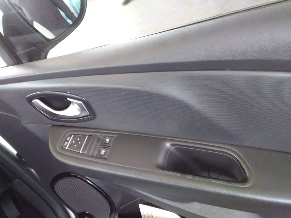 2018 Renault Clio hatchback manual 2018