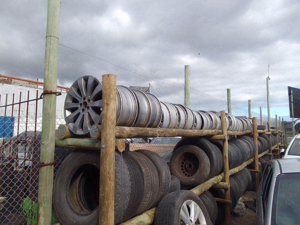 USED RIMS AND TYRES FOR SALE . | Junk Mail Marketplace