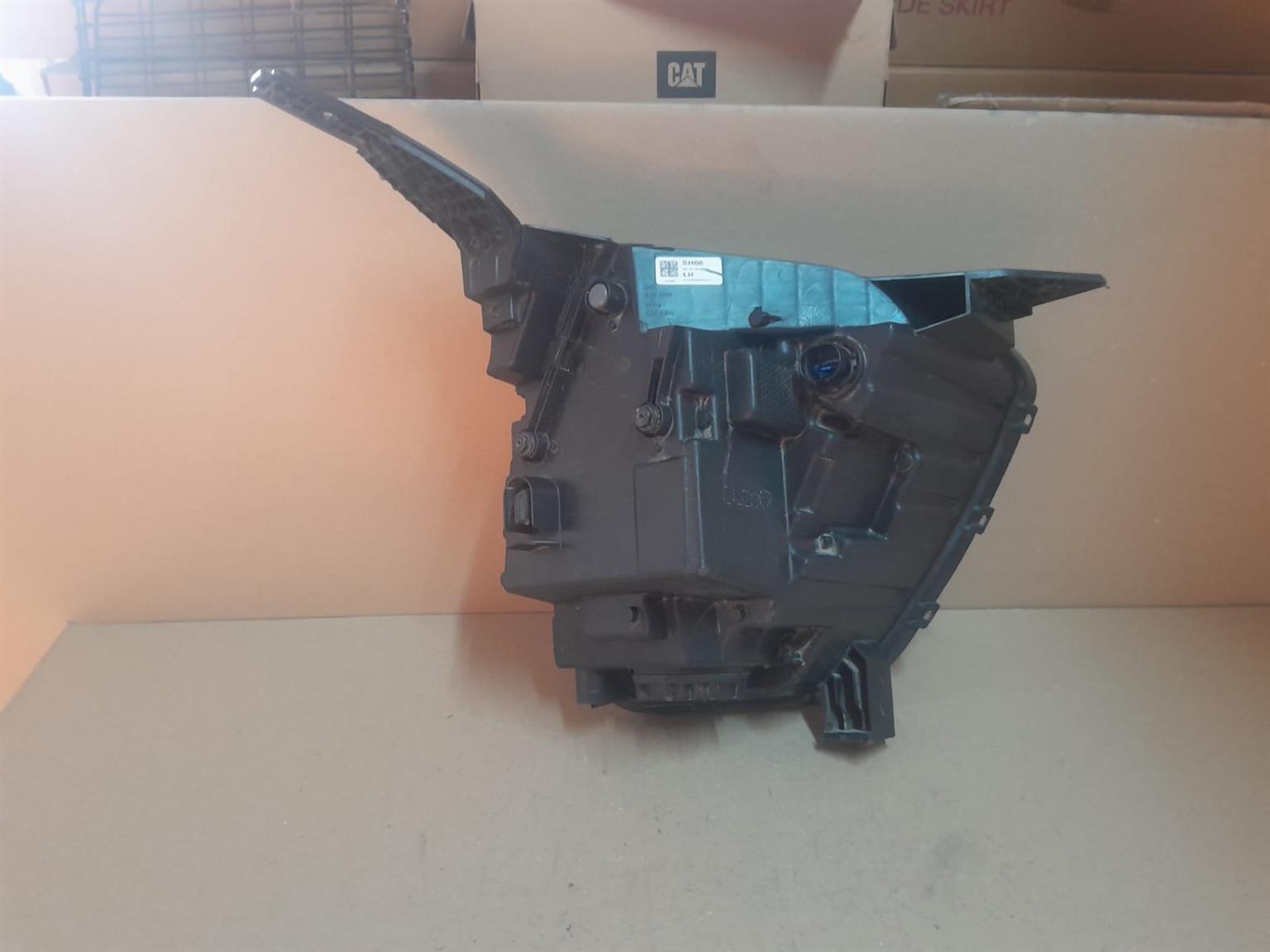 2022-2024 HYUNDAI CRETA LEFT SIDE HEADLIGHT FOR SALE - Private Seller