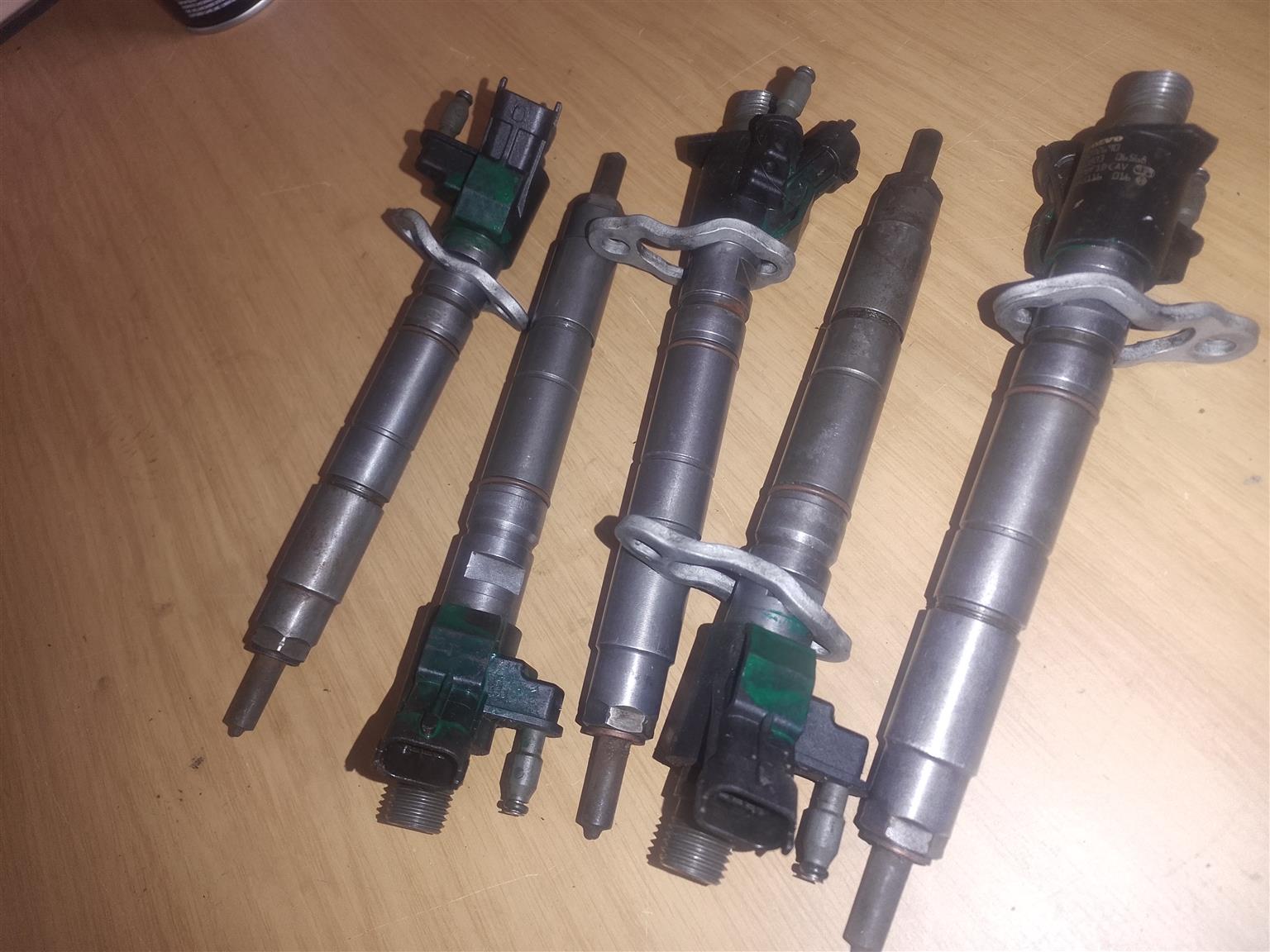 XC60 VOLVO DIESEL INJECTORS FOR SALE DELIVERY AVAILABLE COUNTRY WIDE - Private Seller