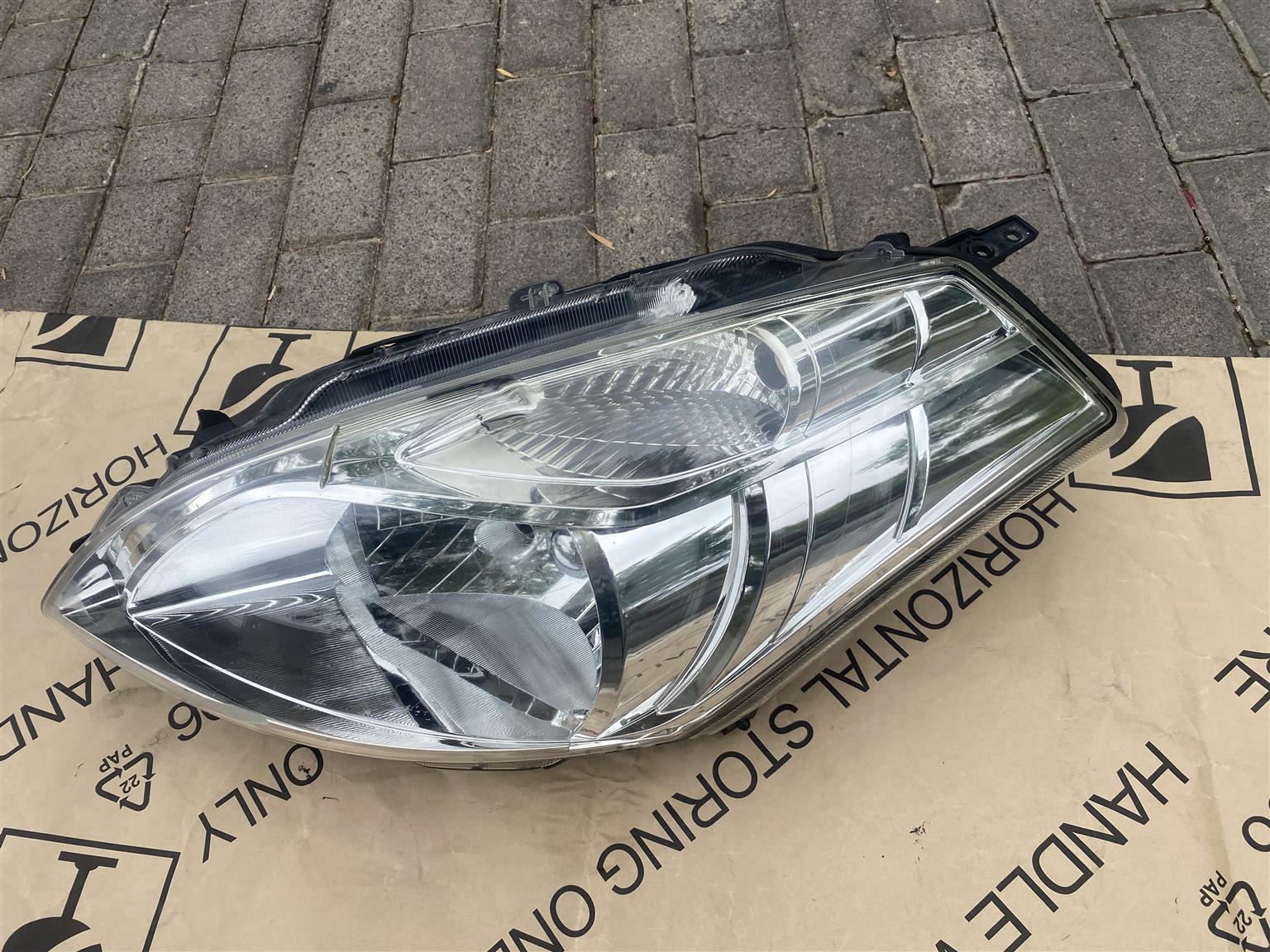 2015 SUZUKI ERTIGA HEADLIGHT LEFT SIDE FOR SALE. IN EXCELLENT CONDITION - Private Seller