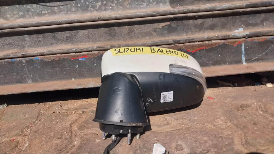 Suzuki Balleno side mirror - Private Seller Suzuki Balleno side mirror - Private Seller