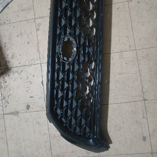 Toyota corolla cross grill - Private Seller Toyota corolla cross grill - Private Seller