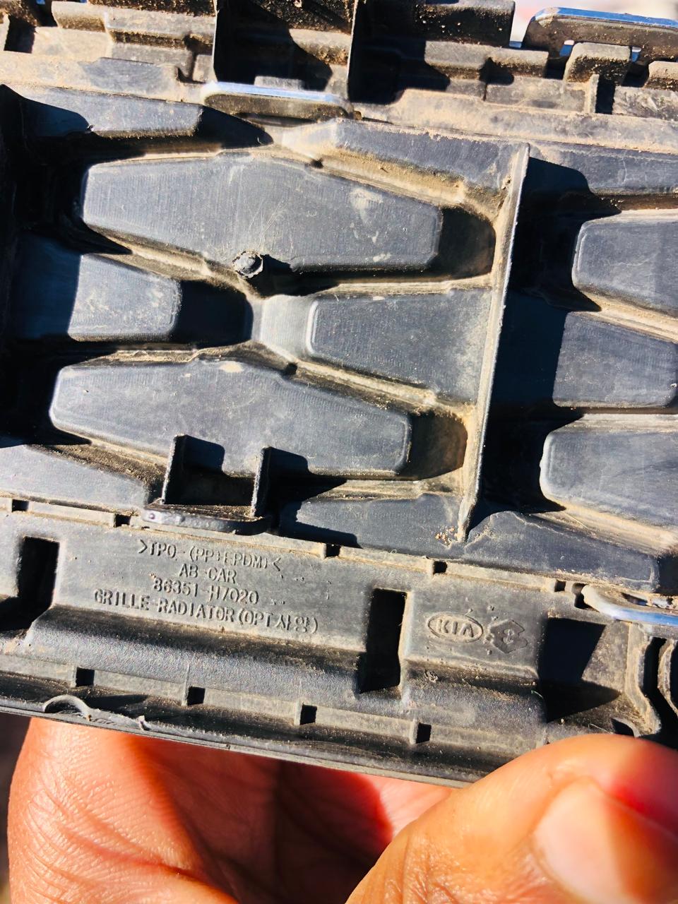 Kea Pegas radiator grill with chrome trimming - Private Seller