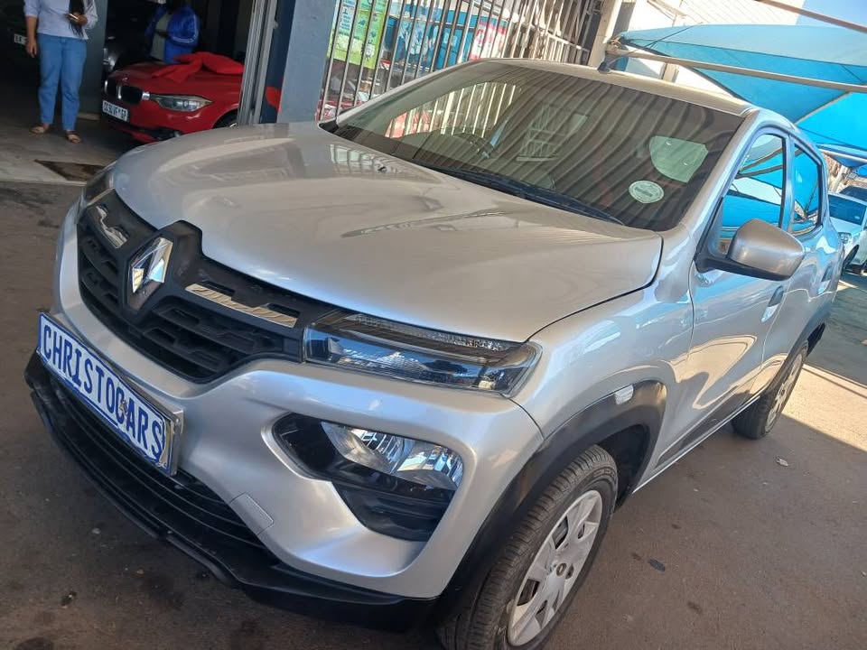 2020 Renault Kwid hatchback Manuel Transmission petrol 1.0 engine capacity mileage 92000km