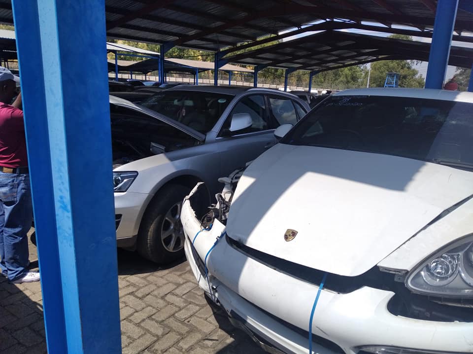 Porsche Cayenne diesel 2013 accident damaged engine starts and drives - Private Seller