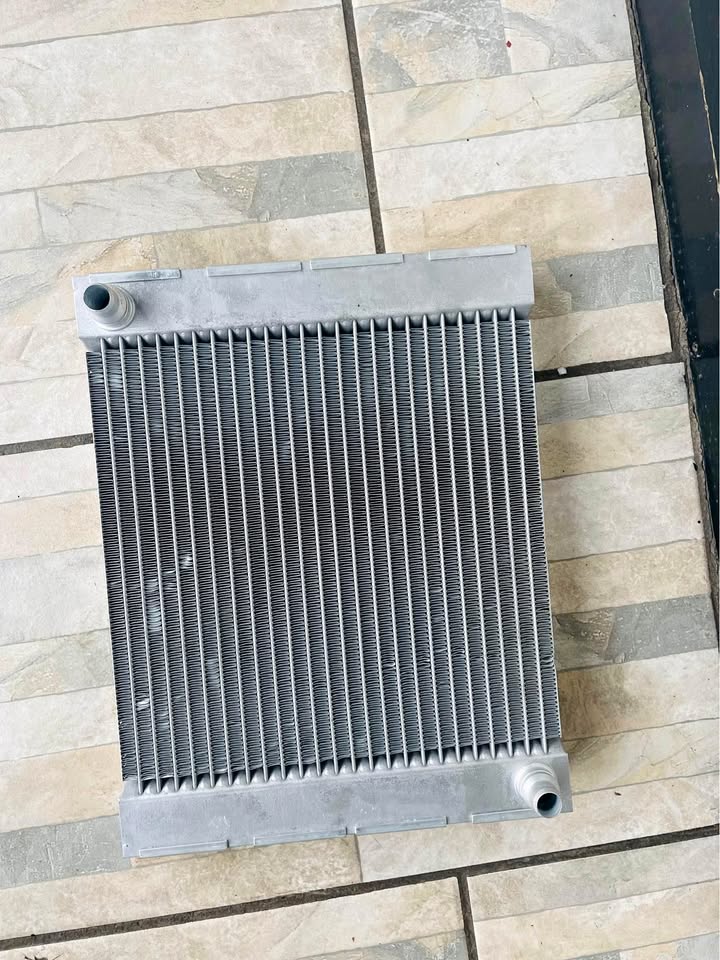 BMW M5 F10 Right Auxiliary Radiator - Private Seller BMW M5 F10 Right Auxiliary Radiator - Private Seller