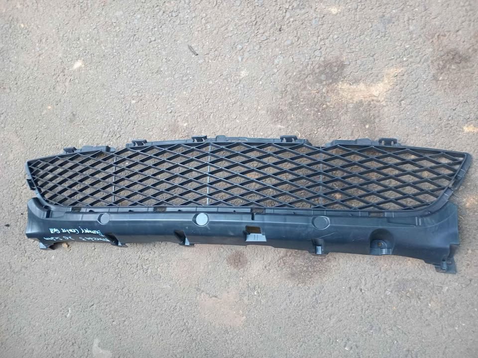 Mazda 3 sedan bumper center grill for sale - Private Seller Mazda 3 sedan bumper center grill for sale - Private Seller