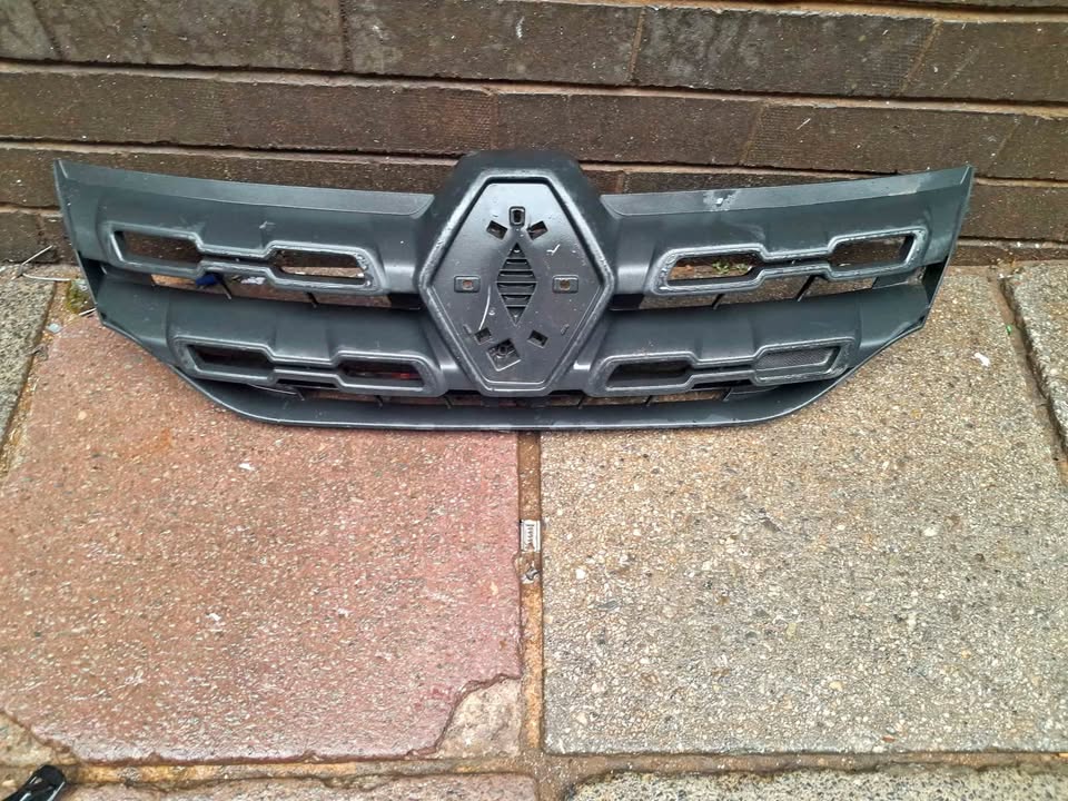 RENAULT KWID FRONT GRILLE 2013 TO 2016 MODEL - Private Seller RENAULT KWID FRONT GRILLE 2013 TO 2016 MODEL - Private Seller