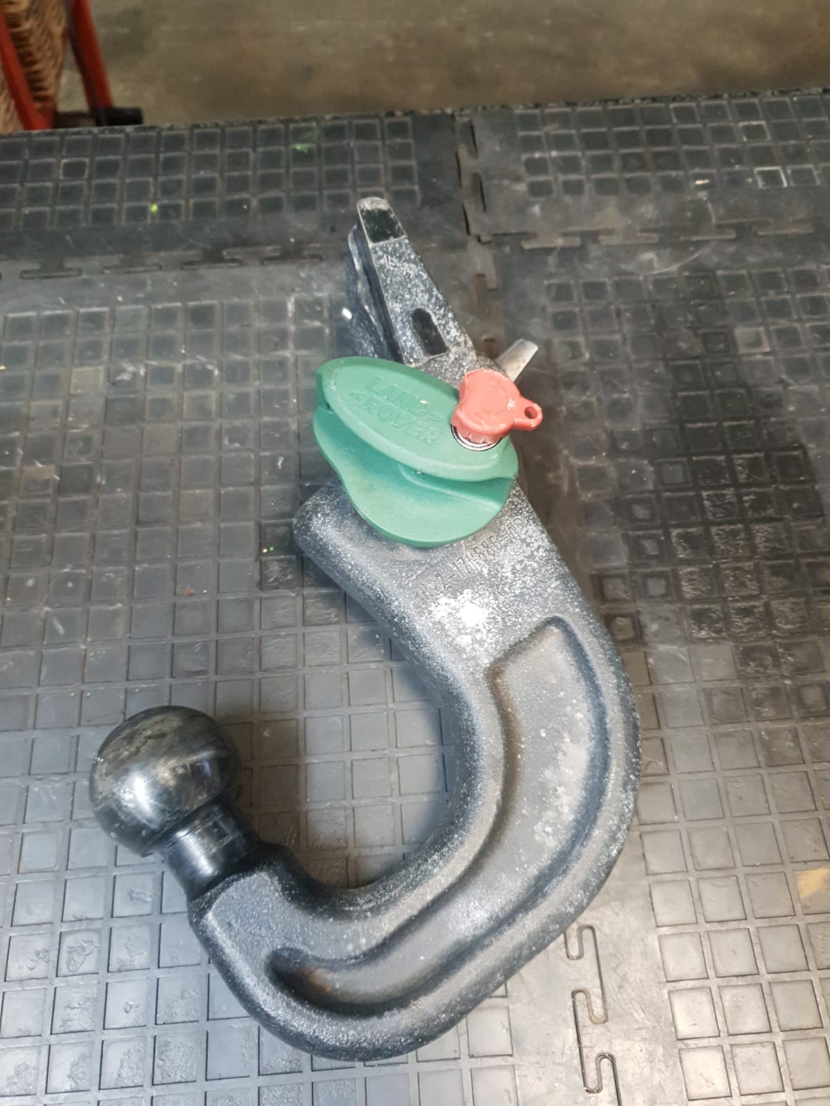 Land Rover Discovery 3 & 4 Used Original Detachable Tow Hitch For Sale
