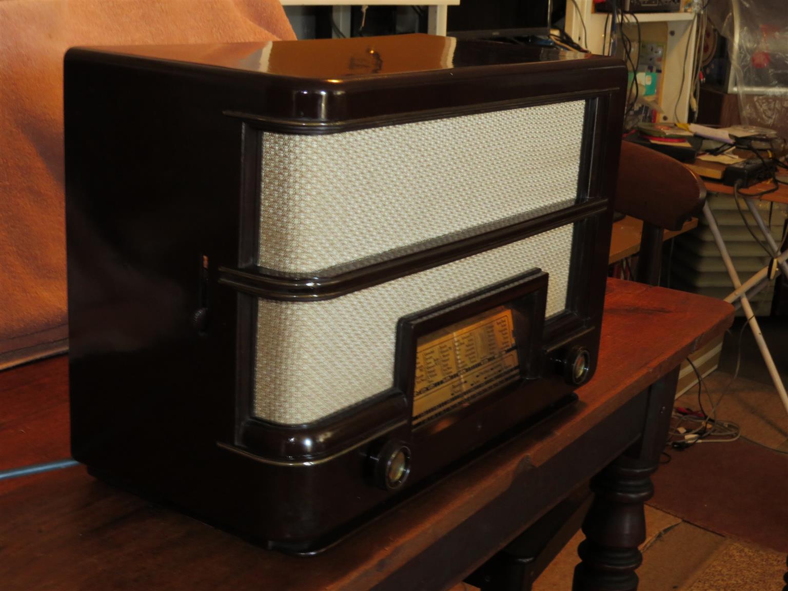 Mullard MAS90 Antique Radio Mullard MAS90 Antique Radio