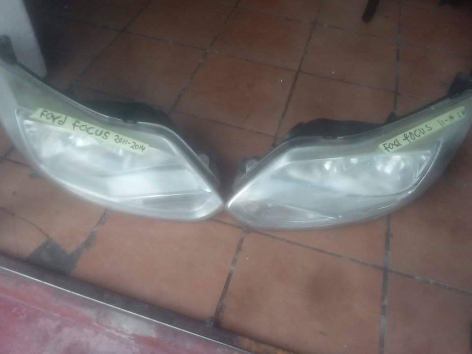 Ford focus head light (both sides) - Private Seller Ford focus head light (both sides) - Private Seller