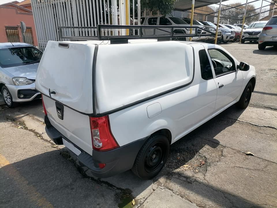 2020 Nissan Np200 1.6i Bakkie with a Canopy Full service history