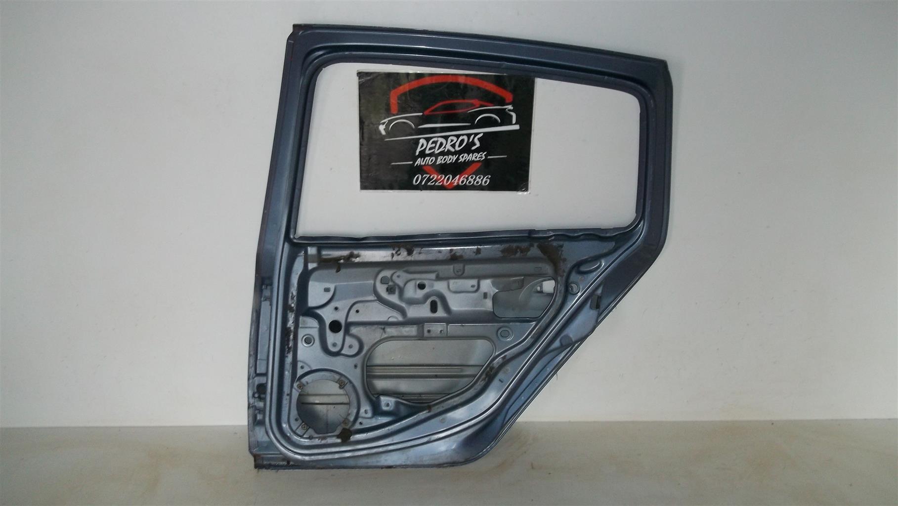 Renault Clio 2 ('01-'03) (Right) passenger door - Private Seller Renault Clio 2 ('01-'03) (Right) passenger door - Private Seller