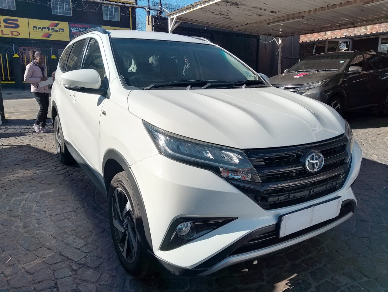 2019 Toyota Rush Auto 1.5 5Seater MINI MPV BUS Automtic 94,000km Cloth Seats, Go