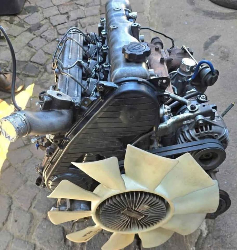 Ford ranger Wl 2.5 complete engine for sale my number WhatsApp or cell