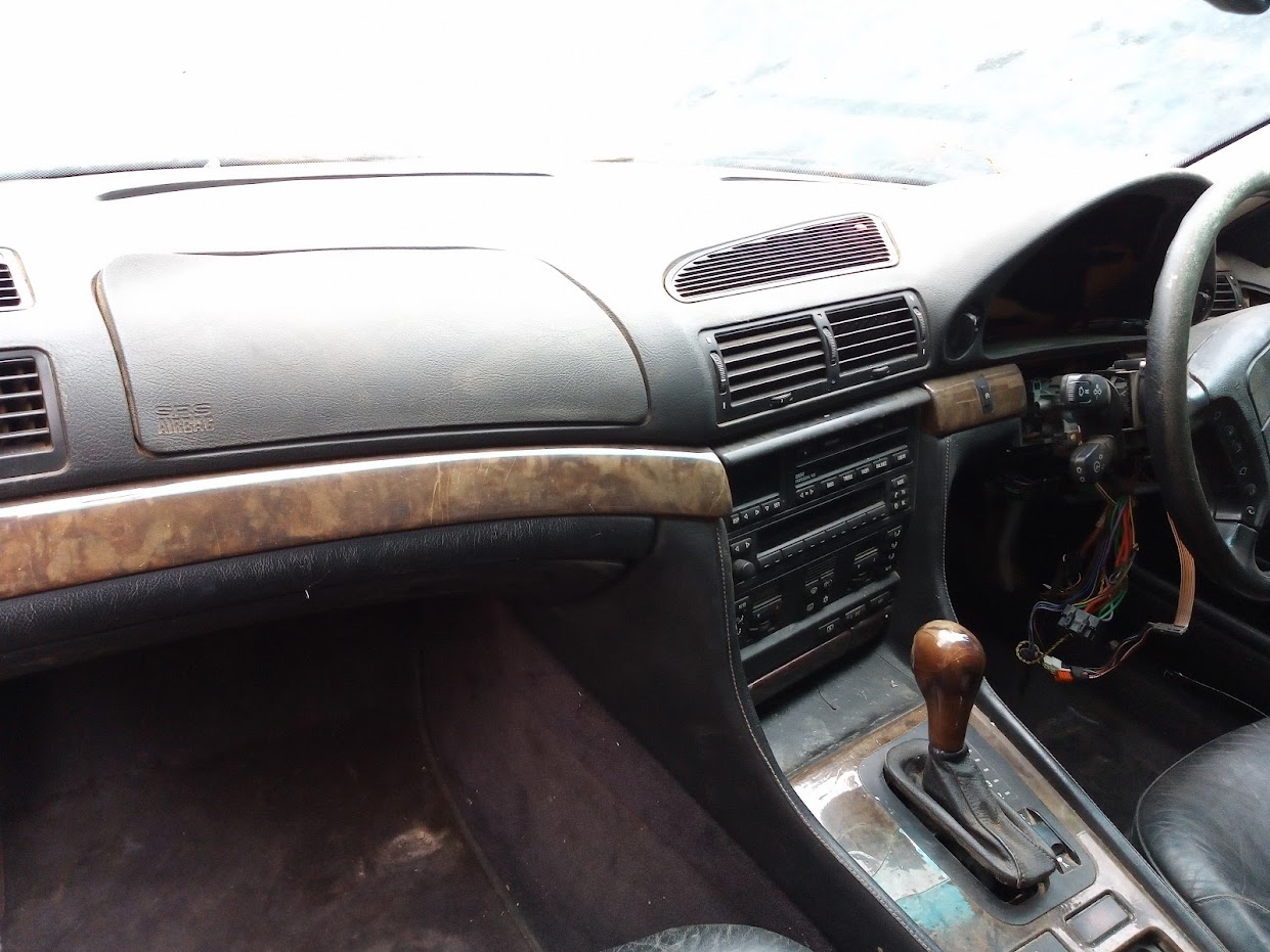 BMW 740i Stripping For Spares