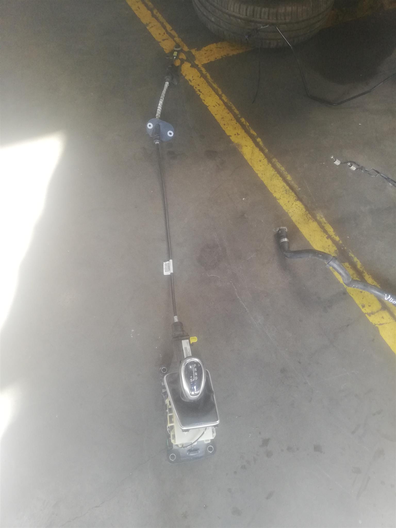 VOLVO V4O 2014 GEAR FOR SALE (DELIVERY COUNTRY WIDE) - Private Seller