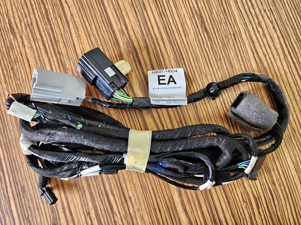 FORD RANGER HEADLINER WIRING LOOM - Private Seller FORD RANGER HEADLINER WIRING LOOM - Private Seller