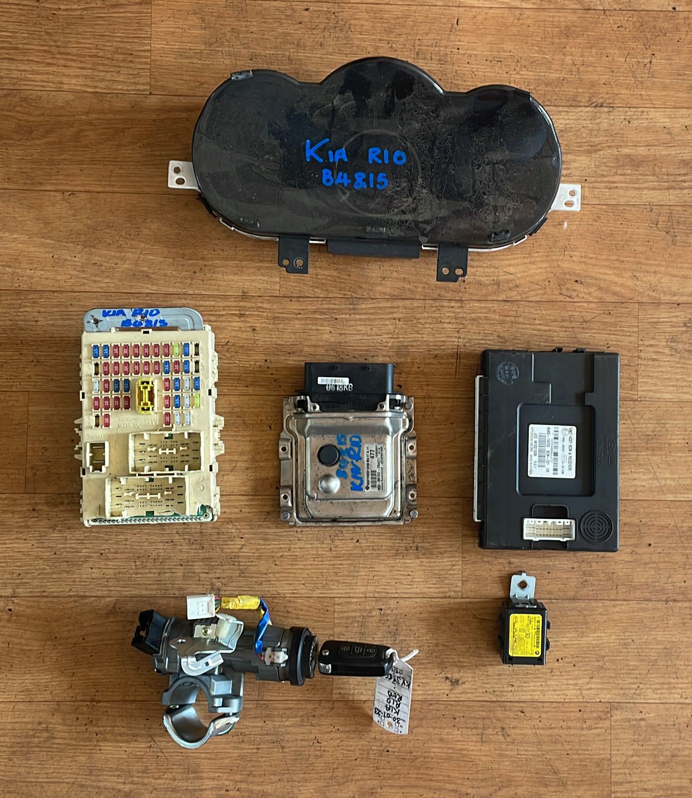 2015 KIA RIO 1.4LT #G4FA ECU SET - Private Seller