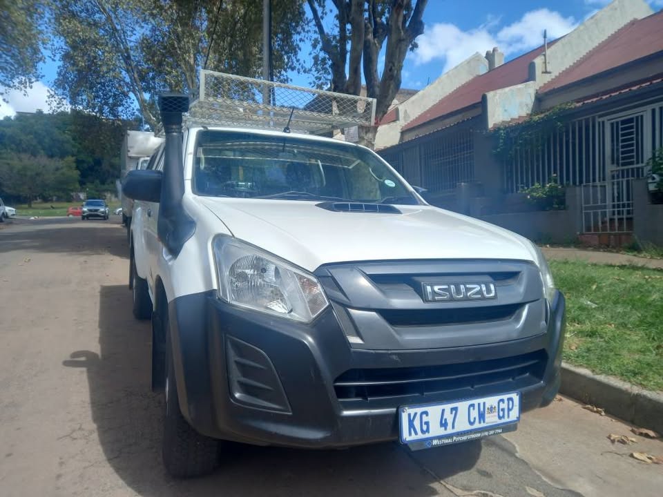 2020 Isuzu KB250 DMAX Single Cab, Canopy, Manual, White, 38000kms