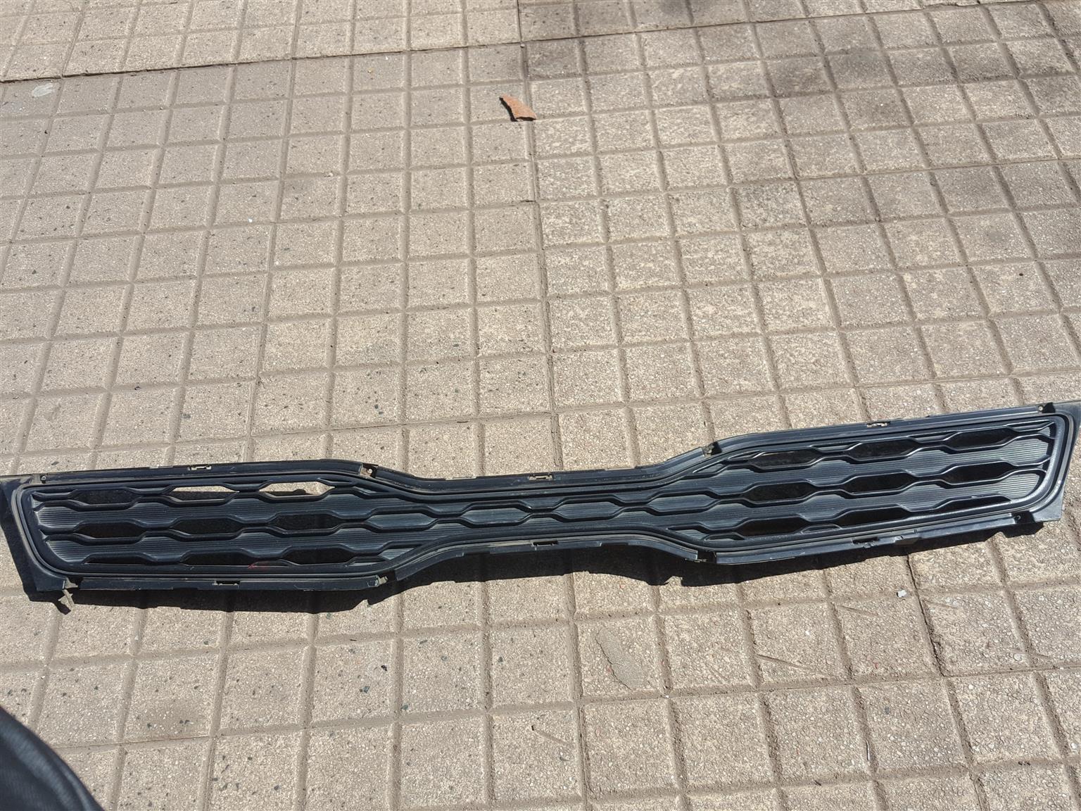 Kia Rio Mk3 Main Grill - Private Seller Kia Rio Mk3 Main Grill - Private Seller
