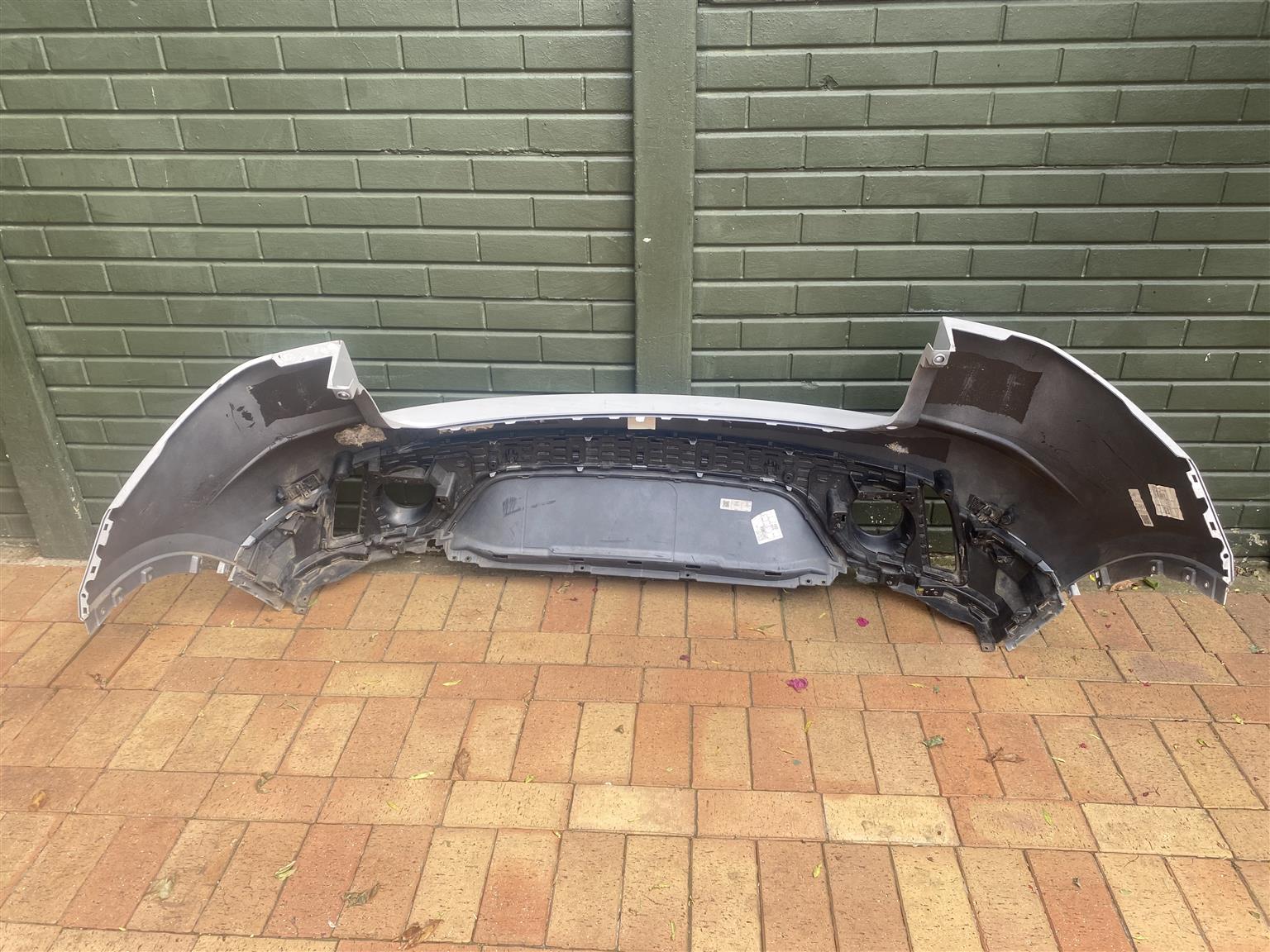 2019 JAGUAR E-PACE REAR BUMPER FOR SALE. IN PRISTINE CONDITION - Private Seller 2019 JAGUAR E-PACE REAR BUMPER FOR SALE. IN PRISTINE CONDITION - Private Seller