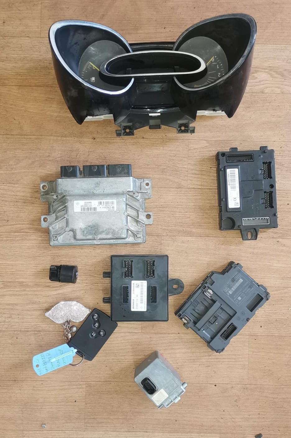 Renault Fluence 1.6lt 16V #H4M 2012 ECU SET FOR SALE - Private Seller Renault Fluence 1.6lt 16V #H4M 2012 ECU SET FOR SALE - Private Seller